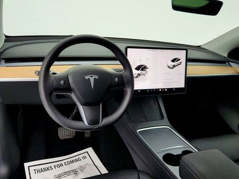 Used 2024 Tesla Model Y Long Range image 12