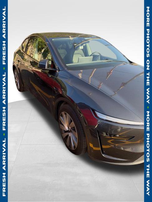 Used 2026 Tesla Model Y Long Range AWD/4WD image 1