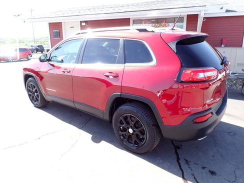 Used 2015 Jeep Cherokee Latitude w/ Cold Weather Group AWD/4WD image 4