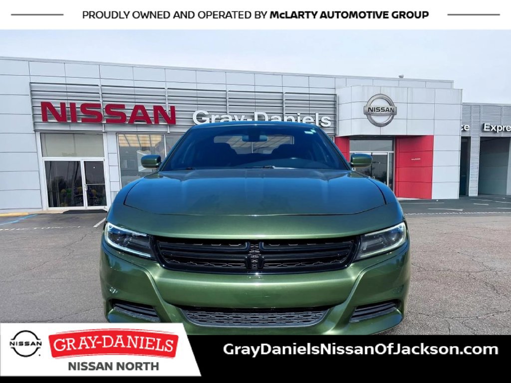 Used 2019 Dodge Charger SXT RWD image 2