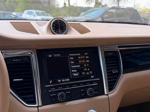 Used 2015 Porsche Macan S image 21