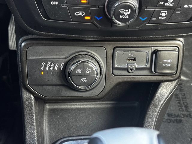 Certified 2023 Jeep Renegade Trailhawk AWD/4WD image 34