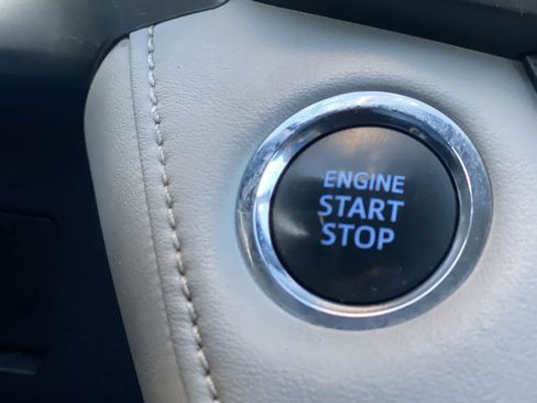 Used 2016 Toyota RAV4 Limited image 38