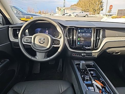 Certified 2025 Volvo XC60 B5 Plus image 2