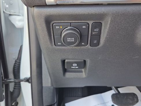 Used 2025 Ford Expedition Max Platinum w/ Driver's Package image 29