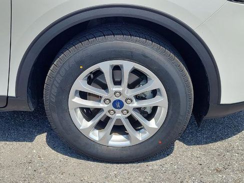 Certified 2022 Ford Escape SE w/ Cold Weather Package AWD/4WD image 7