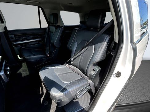 Used 2018 Ford Expedition Platinum AWD/4WD image 21