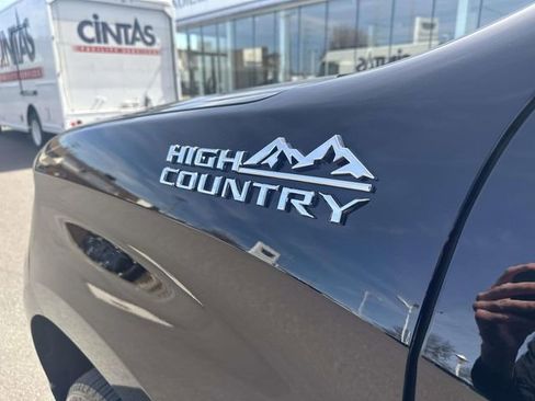 Used 2025 Chevrolet Silverado 1500 High Country w/ High Country Premium Package AWD/4WD image 11