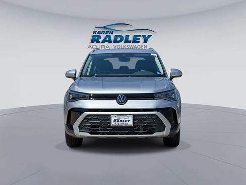 Used 2025 Volkswagen Taos SE AWD/4WD image 6