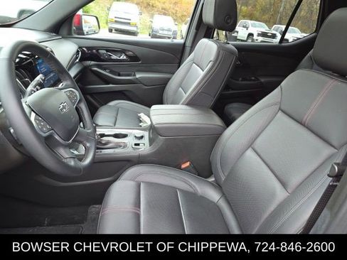 Used 2023 Chevrolet Traverse RS image 7