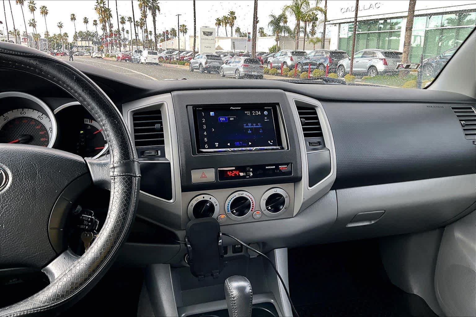 Used 2011 Toyota Tacoma PreRunner w/ SR5 Pkg #2 RWD image 33