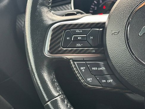 Used 2020 Ford Mustang Coupe RWD image 24