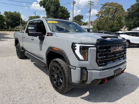 Used 2024 GMC Sierra 2500 AT4 w/ AT4 Premium Plus Package AWD/4WD image 7