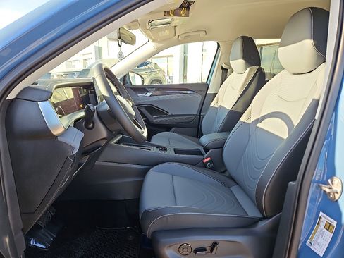 New 2026 Volkswagen Tiguan SE image 12