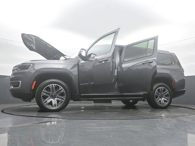 Used 2025 Jeep Wagoneer 4WD image 59