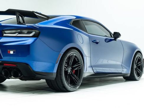 Used 2018 Chevrolet Camaro ZL1 RWD image 13