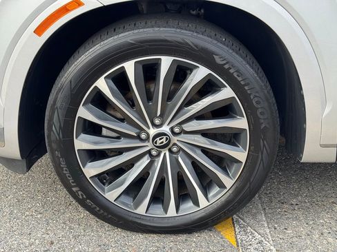 Used 2023 Hyundai Palisade Calligraphy image 9