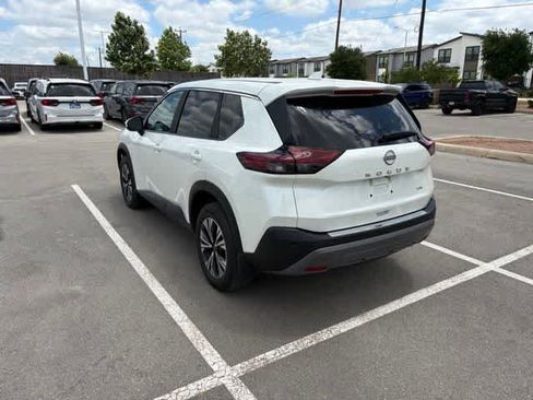 Used 2023 Nissan Rogue SV FWD image 3