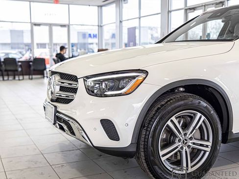 Used 2021 Mercedes-Benz GLC 300 4MATIC w/ Exterior Lighting Package image 5