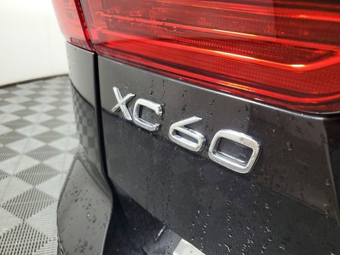 Used 2023 Volvo XC60 B5 Plus w/ Climate Package FWD image 10
