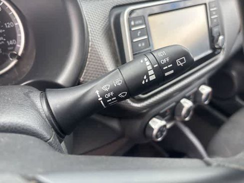 Used 2020 Nissan Kicks S image 14