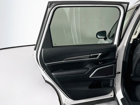 Used 2025 Kia Telluride S FWD image 27