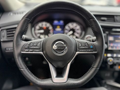 Used 2020 Nissan Rogue SV w/ Premium Package image 7