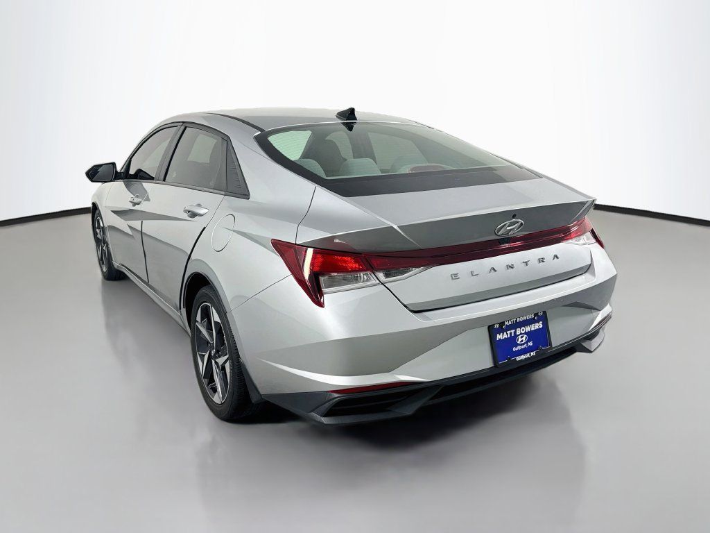 Used 2023 Hyundai Elantra SEL w/ Convenience Package FWD image 7