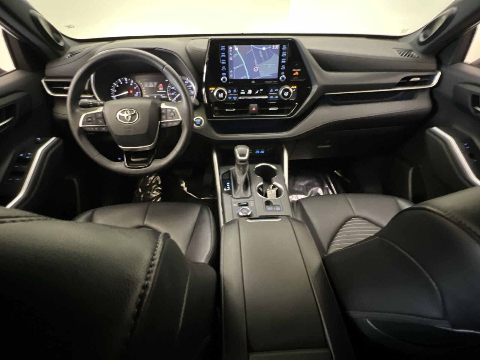 Used 2022 Toyota Highlander XSE AWD/4WD image 22
