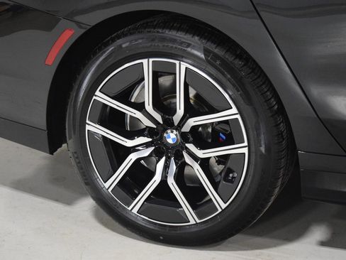 Used 2025 BMW 740i xDrive AWD/4WD image 15