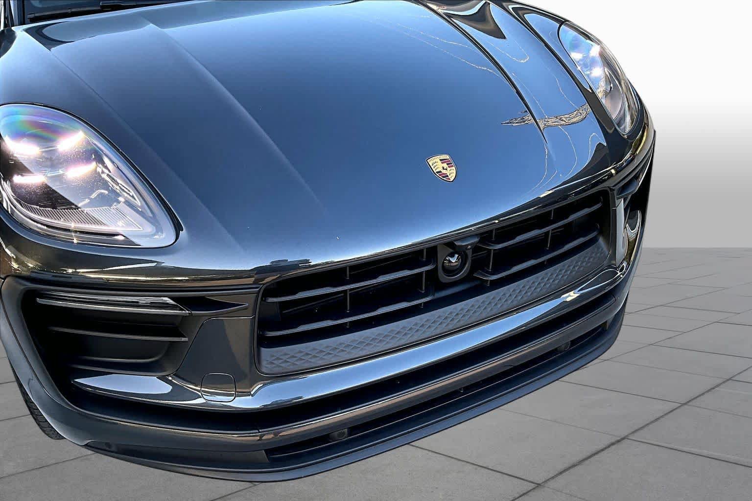 Used 2026 Porsche Macan AWD/4WD image 33