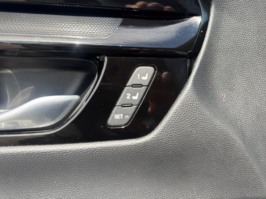 Used 2024 Honda CR-V EX-L image 12