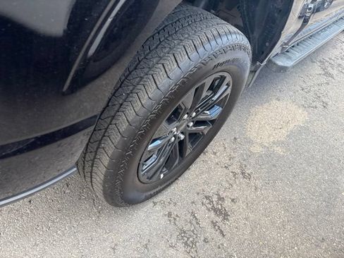 Used 2025 Ford F150 Lariat AWD/4WD image 17