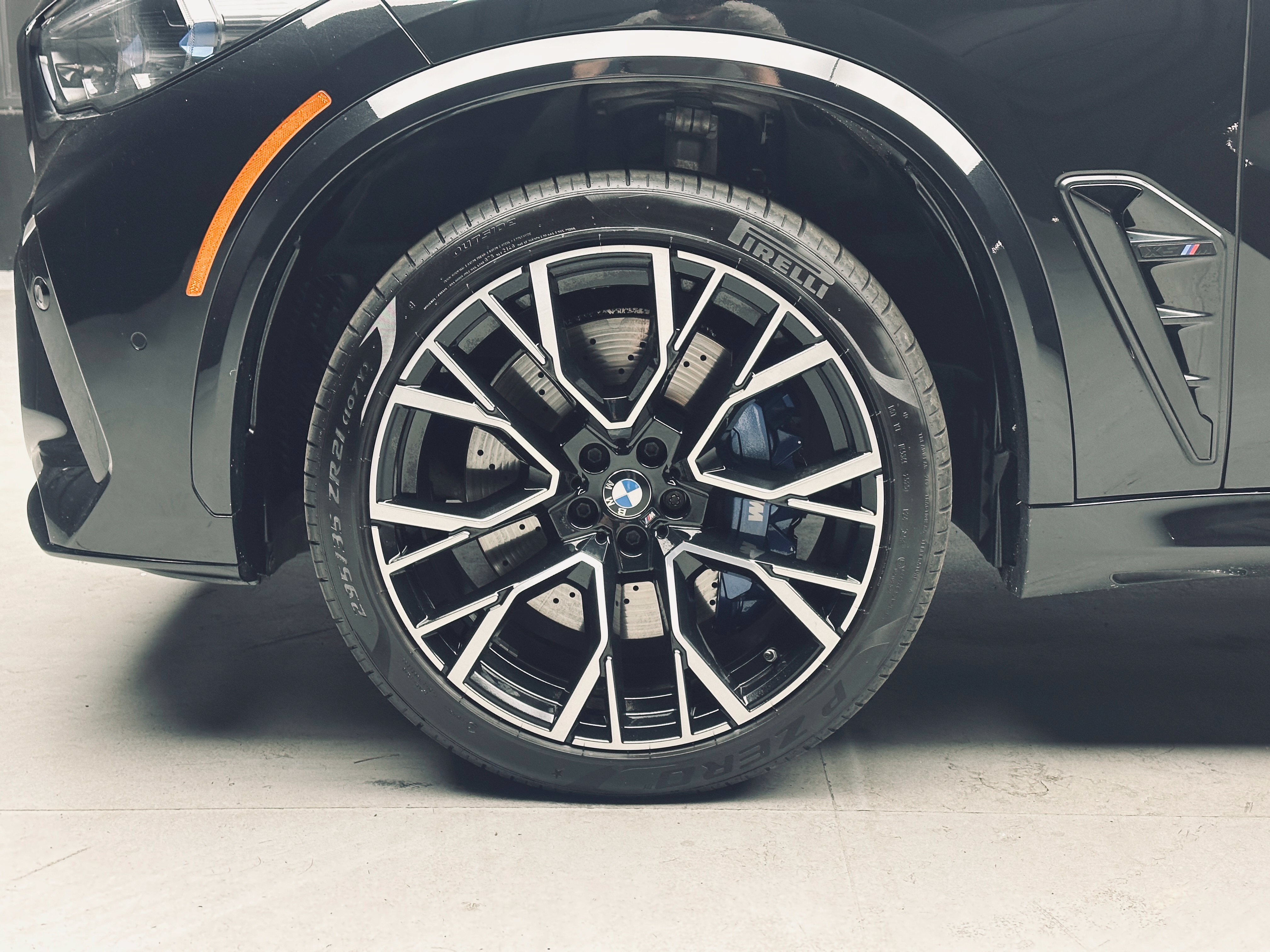 Used 2022 BMW X5 M w/ Competition Package AWD/4WD image 33