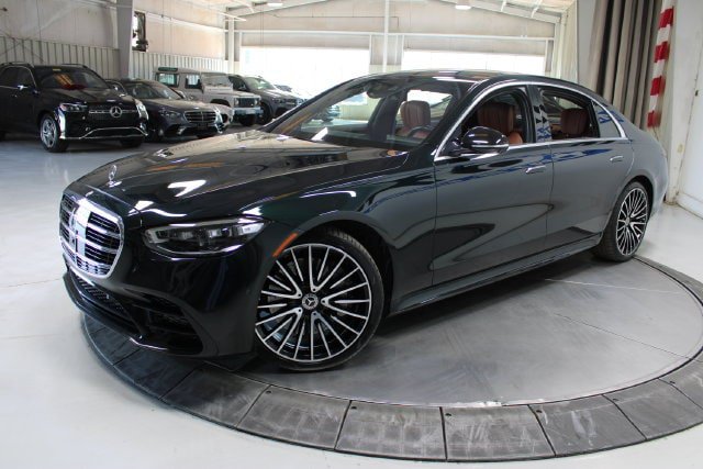 Used 2021 Mercedes-Benz S 580 4MATIC Sedan w/ AMG Line image 4