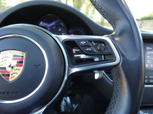 Used 2018 Porsche Macan Sport Edition image 65