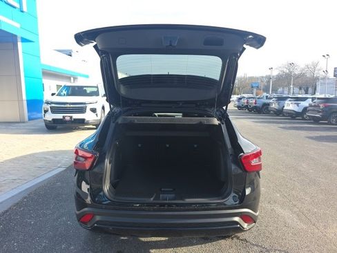 New 2026 Chevrolet Trax RS w/ Sunroof Package image 6