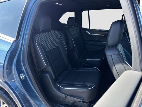 New 2026 GMC Acadia Denali w/ Super Cruise Package FWD image 28