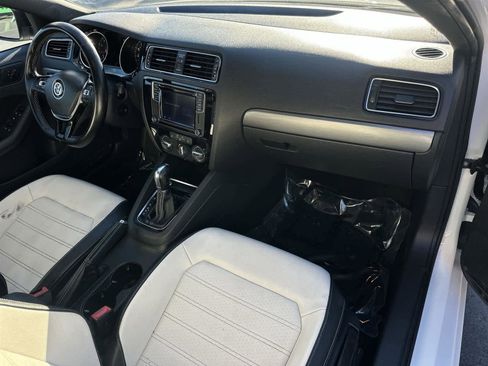 Used 2016 Volkswagen Jetta Sport image 12