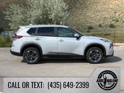 Used 2025 Nissan Rogue SV FWD image 7