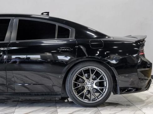 Used 2019 Dodge Charger R/T w/ Plus Group RWD image 19