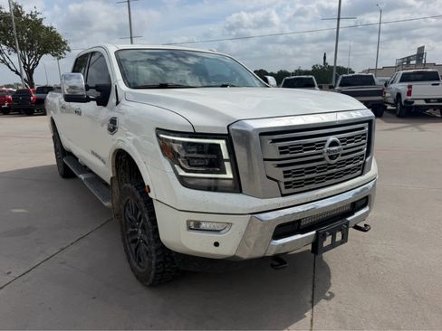 Used 2021 Nissan Titan Platinum Reserve w/ Moonroof Package AWD/4WD image 5