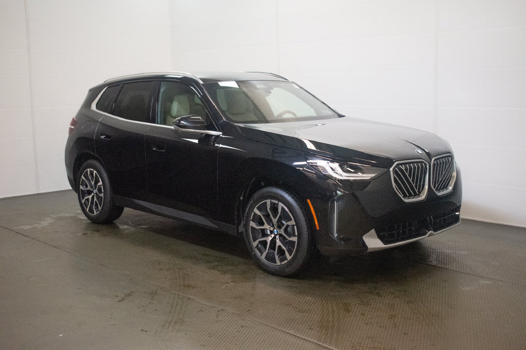 New 2026 BMW X3 xDrive30i w/ Premium Package AWD/4WD image 1