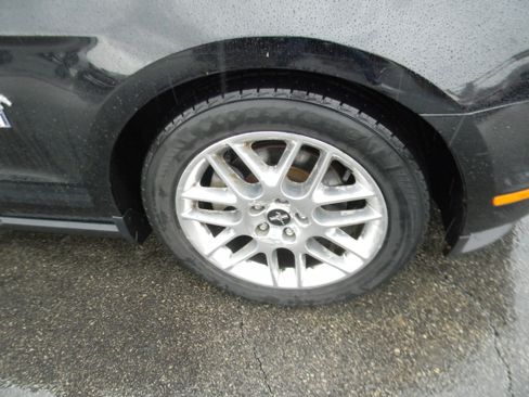 Used 2012 Ford Mustang Premium image 2