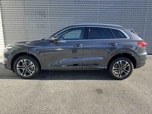 New 2025 Audi Q5 Premium Plus image 2