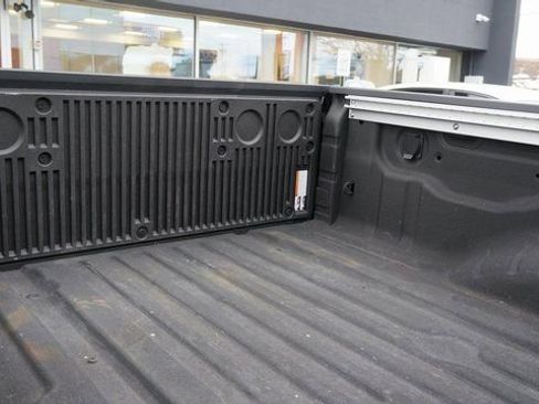 Used 2024 Nissan Titan SV w/ SV Convenience Package image 49