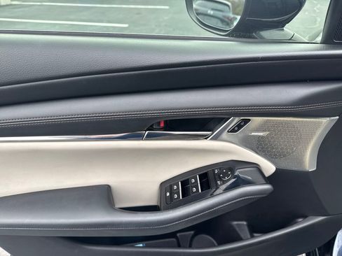 Used 2020 MAZDA MAZDA3 Hatchback w/ Preferred Package image 12