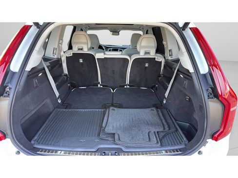 Used 2025 Volvo XC90 B6 Ultra w/ Protection Package AWD/4WD image 18