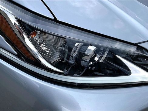 Used 2024 Lexus ES 350 w/ Premium Package image 32