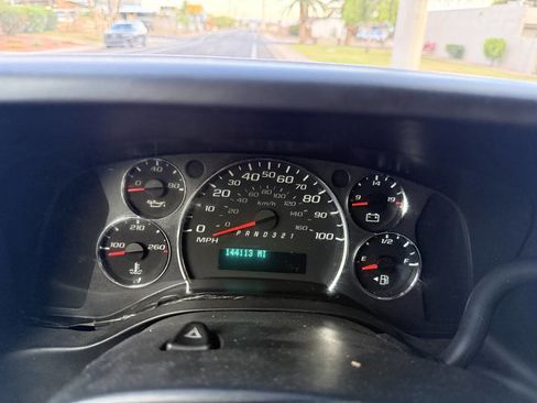 Used 2012 Chevrolet Express 1500 RWD image 2